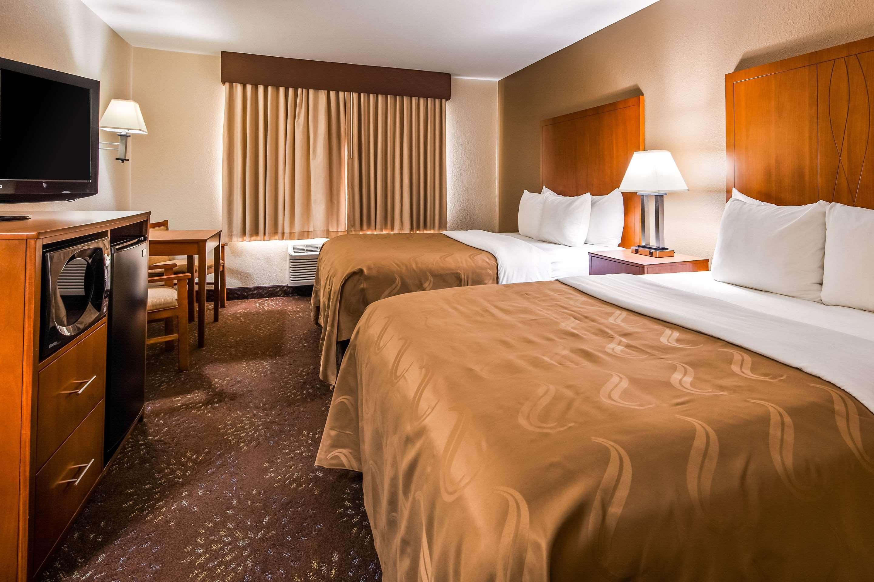 Quality Inn 2*